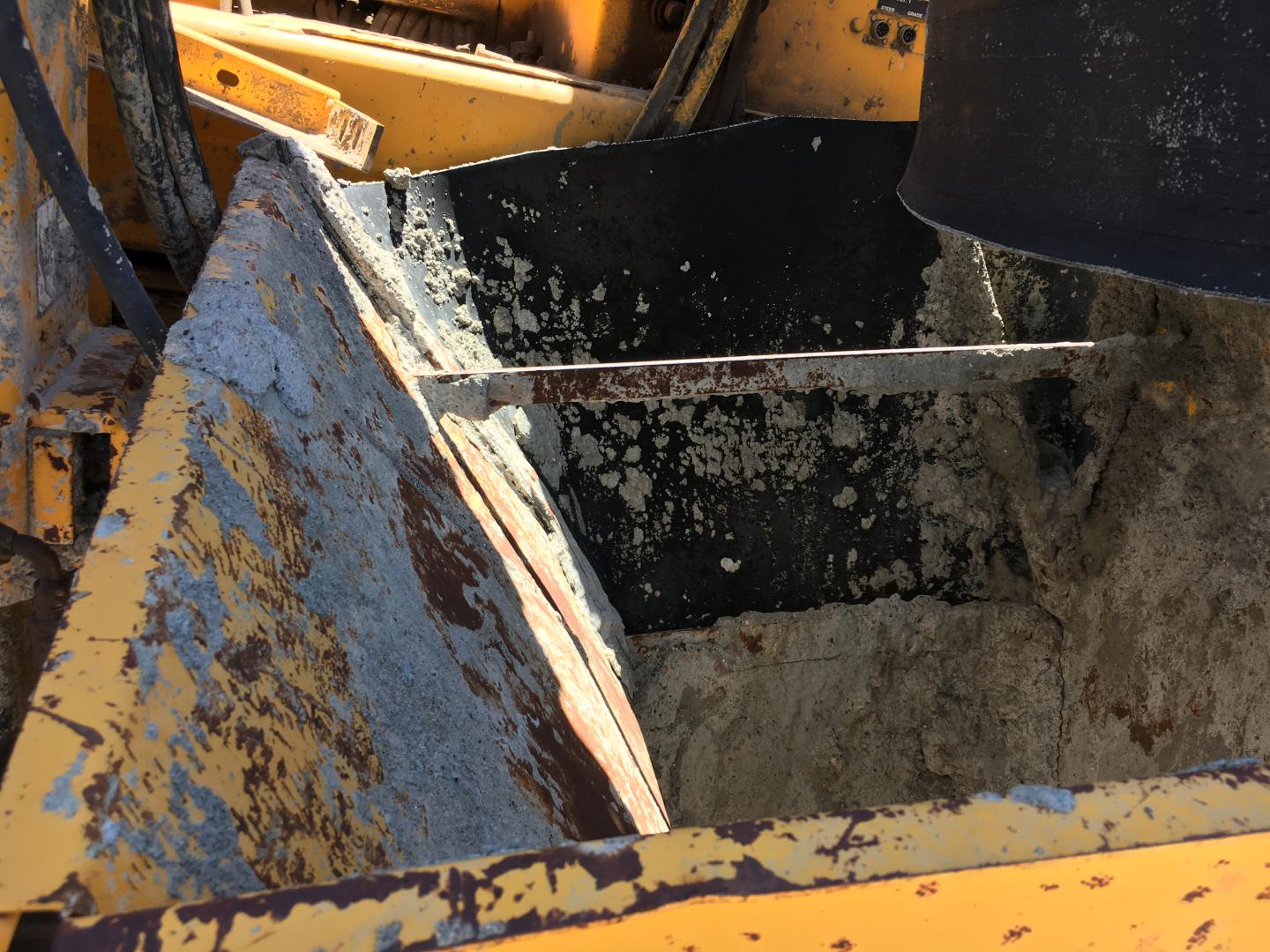 ./imagenes/INVOICE/2019/16119/PAVIMENTADORA PARA BORDES COMACO GT-3600 (27).JPG